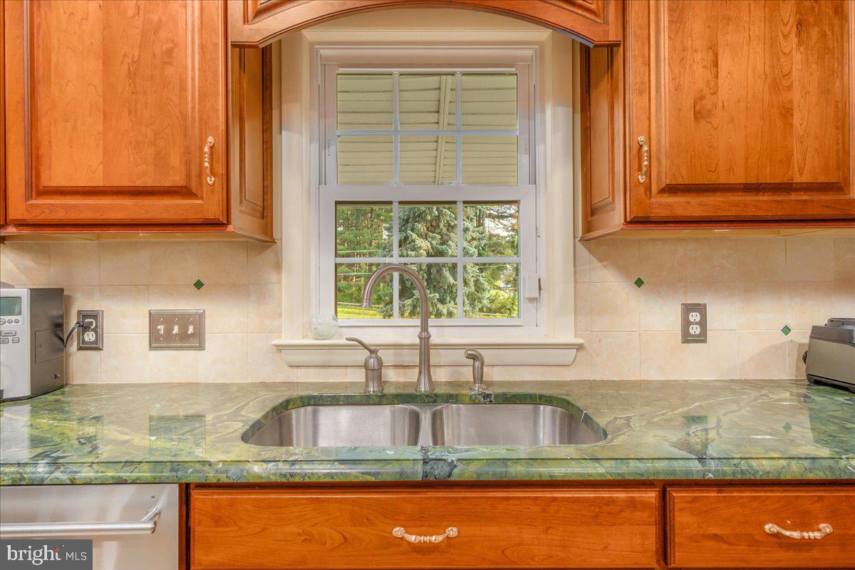 19022 Cherry Tree Dr Property Photo 23