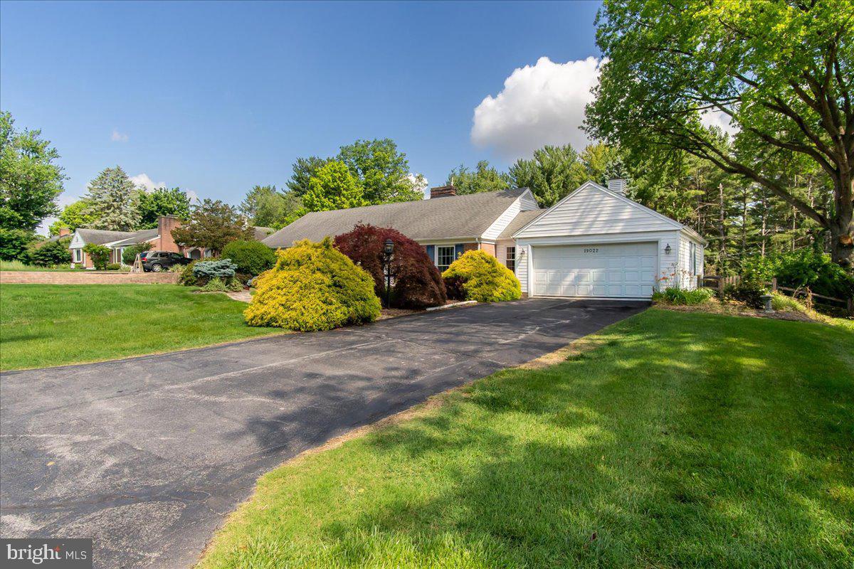 19022 Cherry Tree Dr Property Photo 54