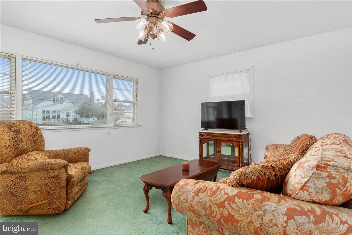 348 Devonshire Rd Property Photo 3