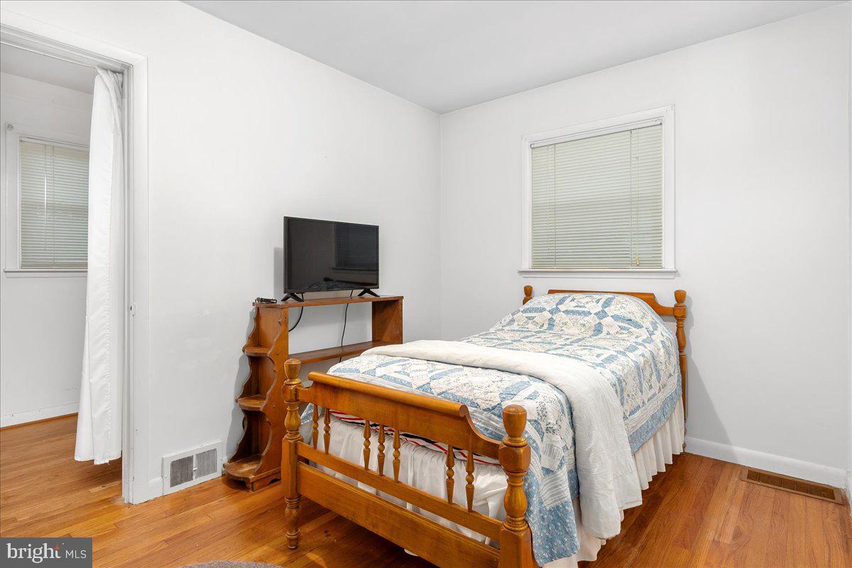 348 Devonshire Rd Property Photo 12