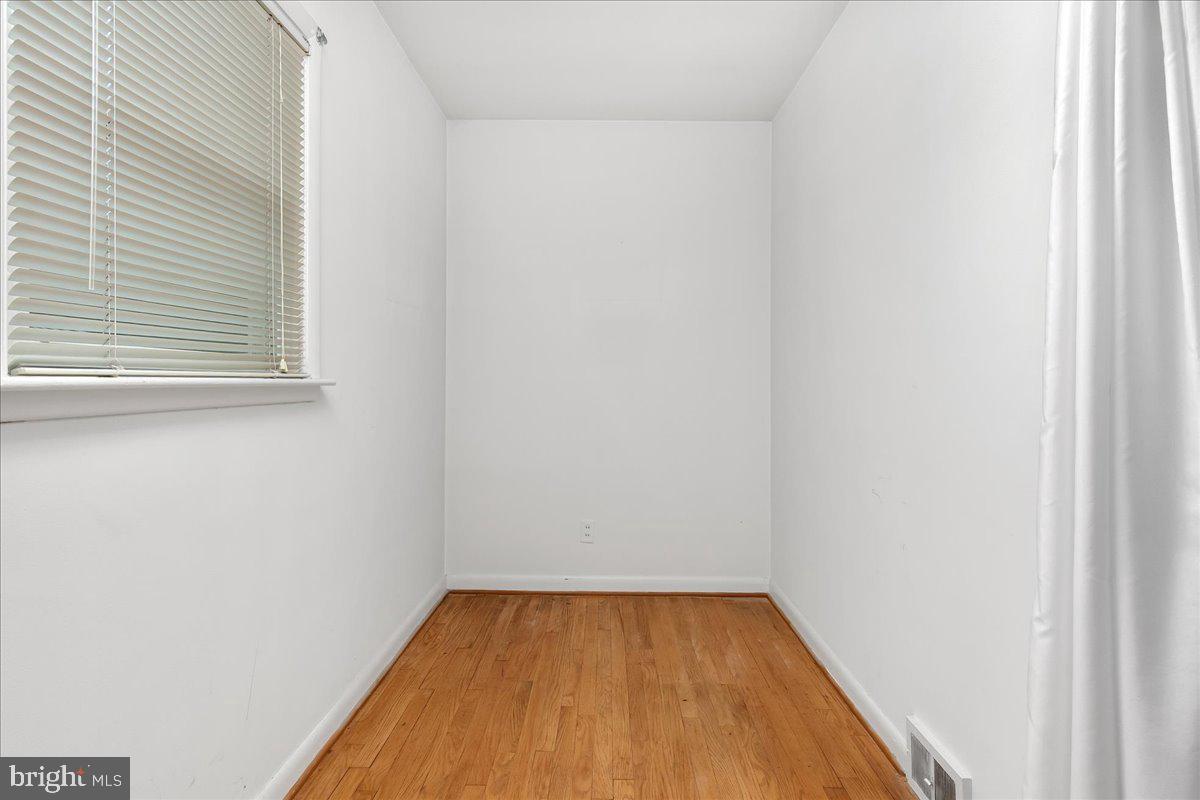 348 Devonshire Rd Property Photo 13