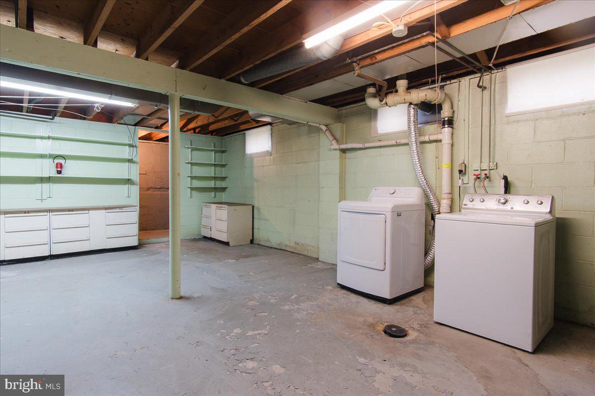 348 Devonshire Rd Property Photo 15