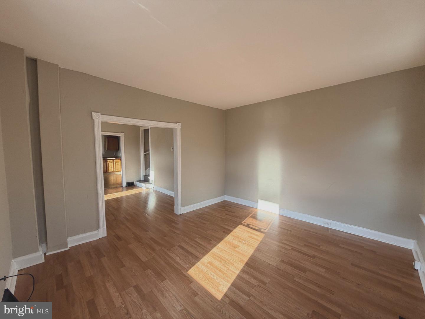 133 E Lee St Property Photo 5