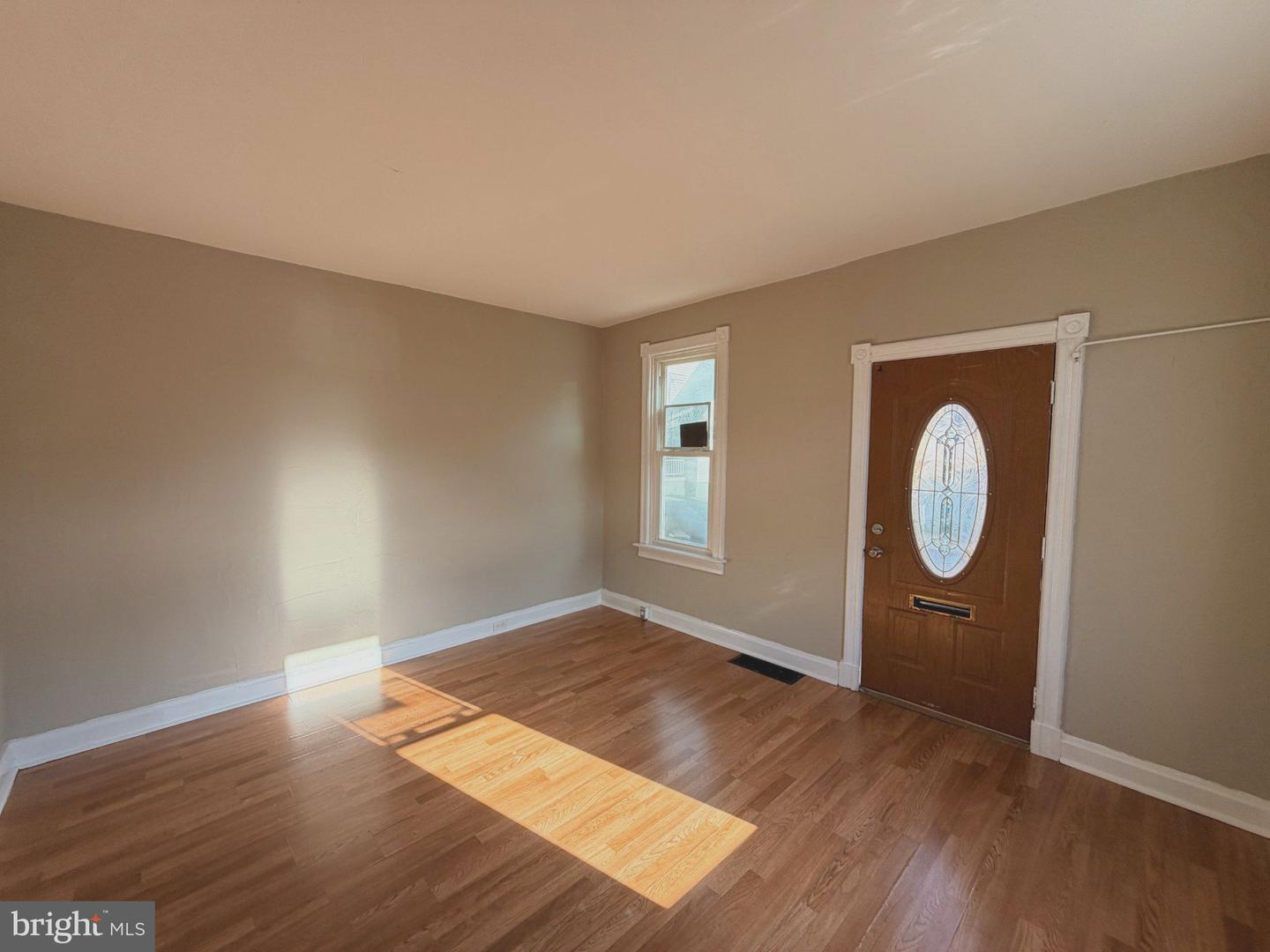 133 E Lee St Property Photo 8