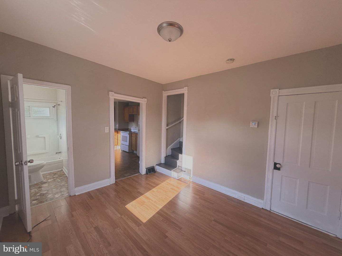 133 E Lee St Property Photo 10
