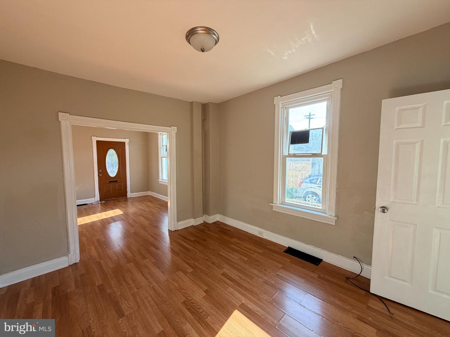 133 E Lee St Property Photo 12