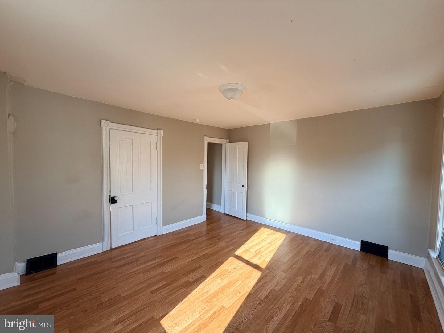 133 E Lee St Property Photo 22