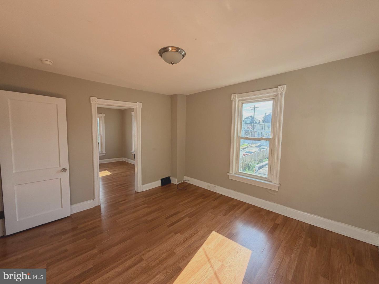 133 E Lee St Property Photo 26