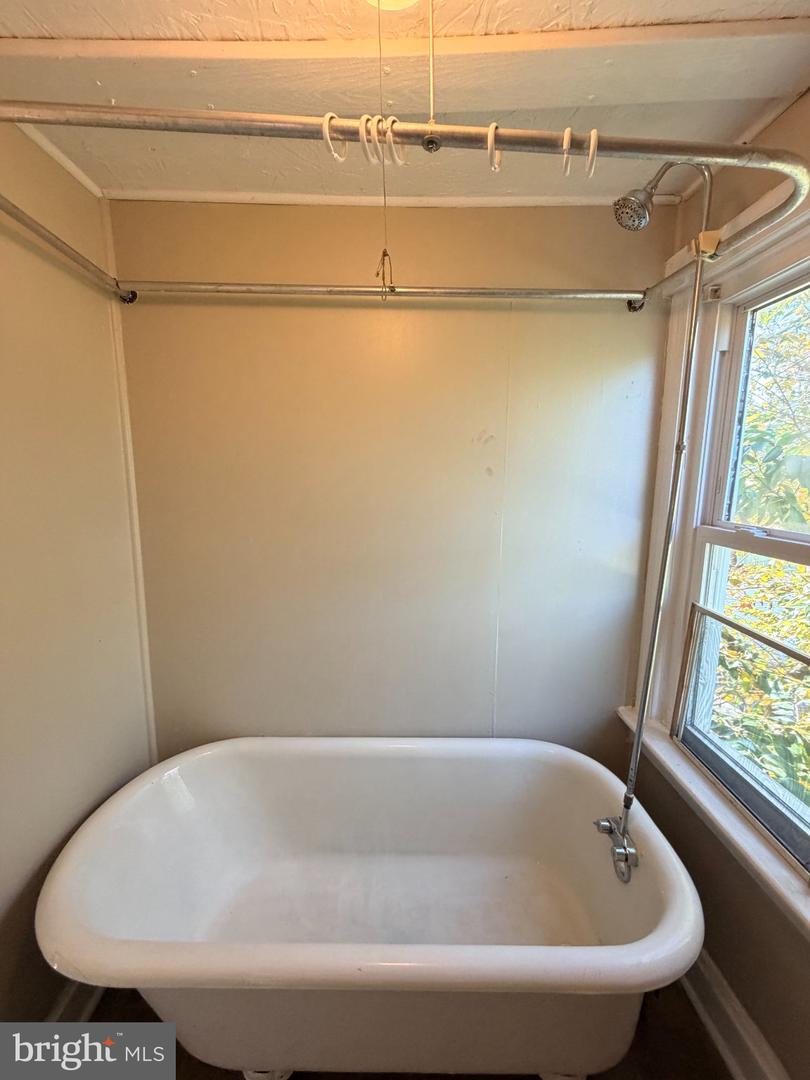 133 E Lee St Property Photo 29