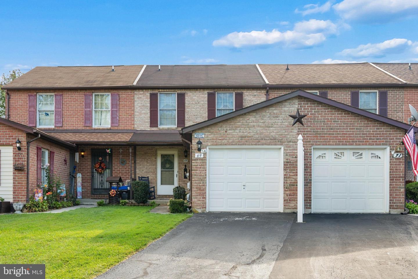 69 Johnson Ter Property Photo 2
