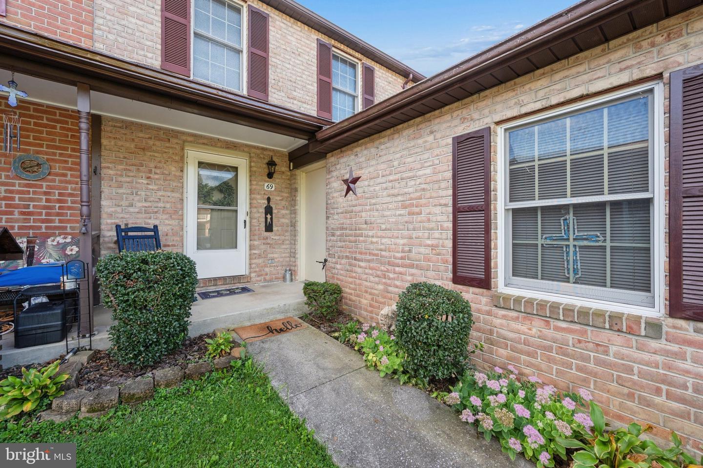 69 Johnson Ter Property Photo 3