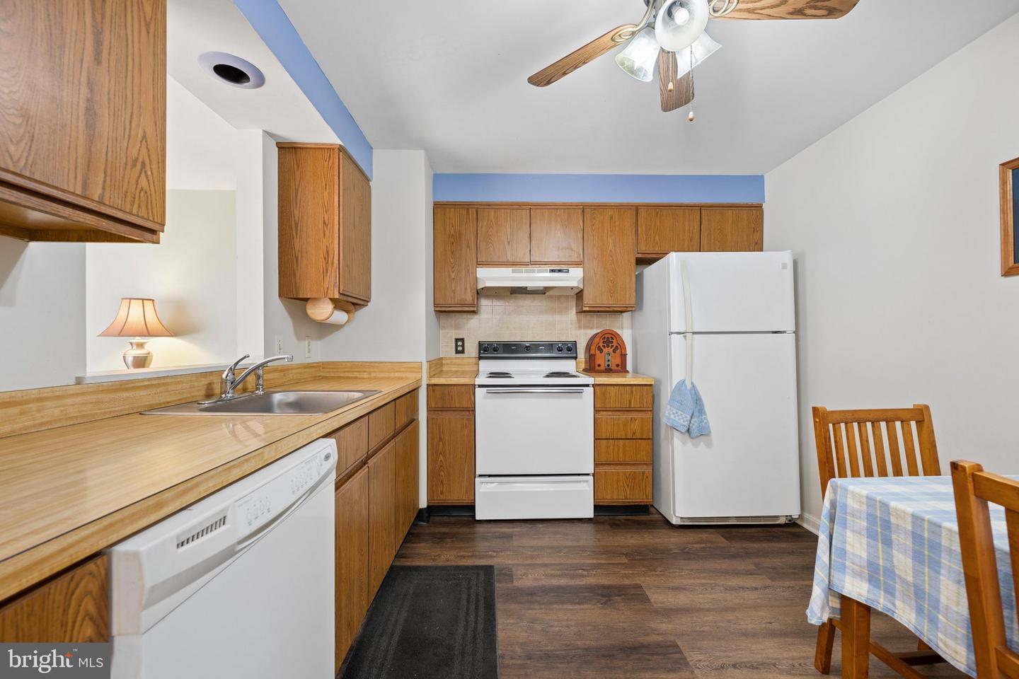 69 Johnson Ter Property Photo 16