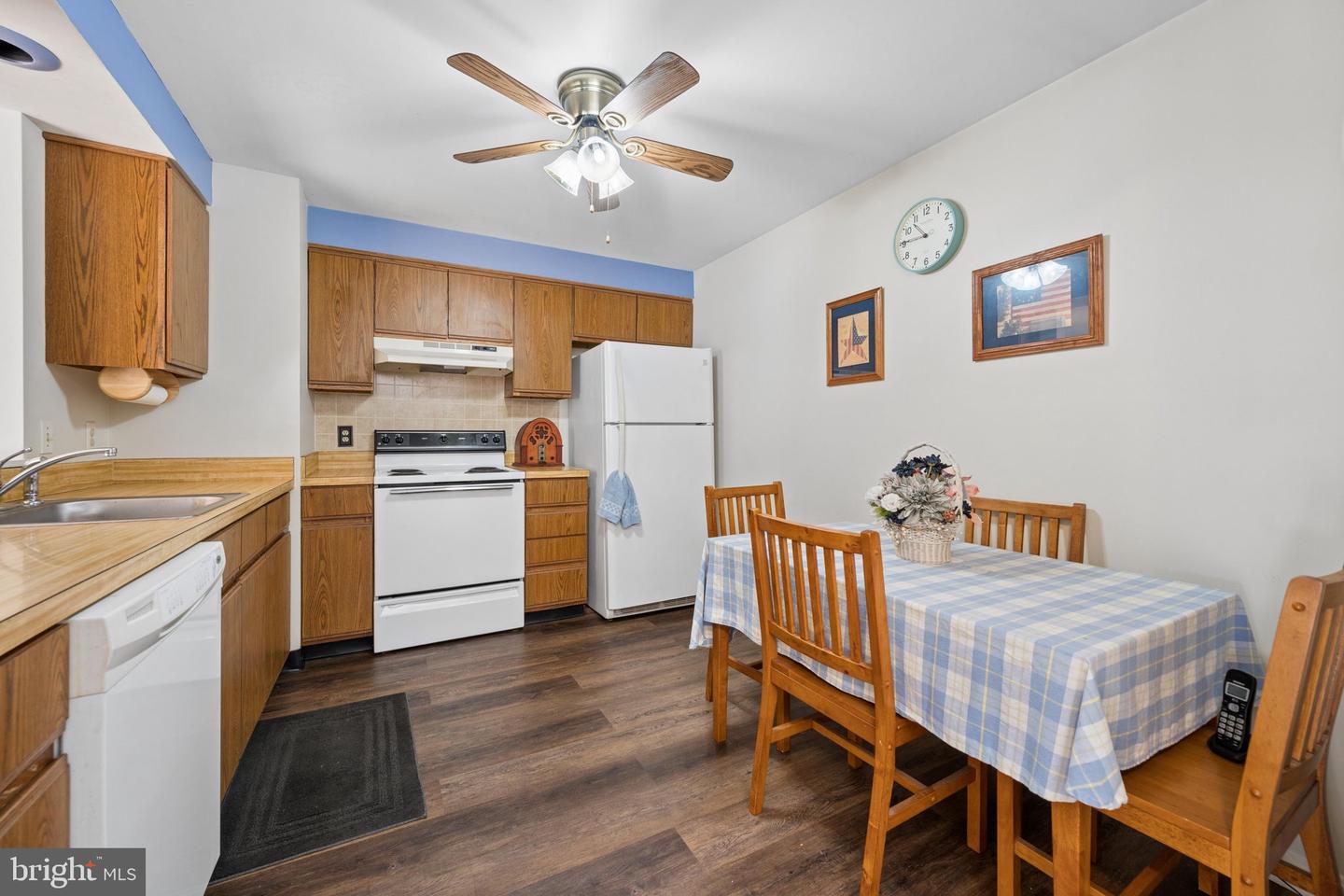 69 Johnson Ter Property Photo 55