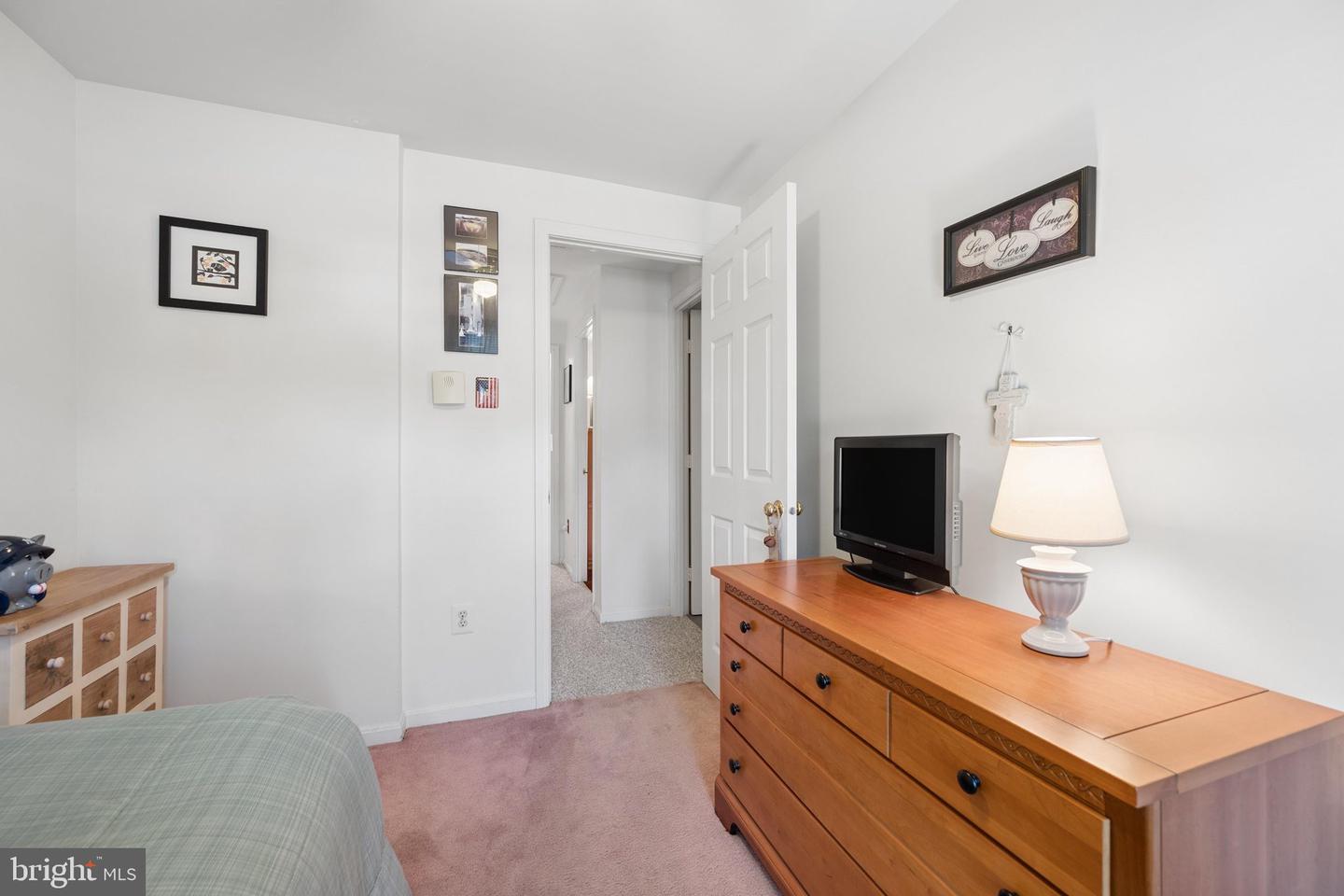 69 Johnson Ter Property Photo 70