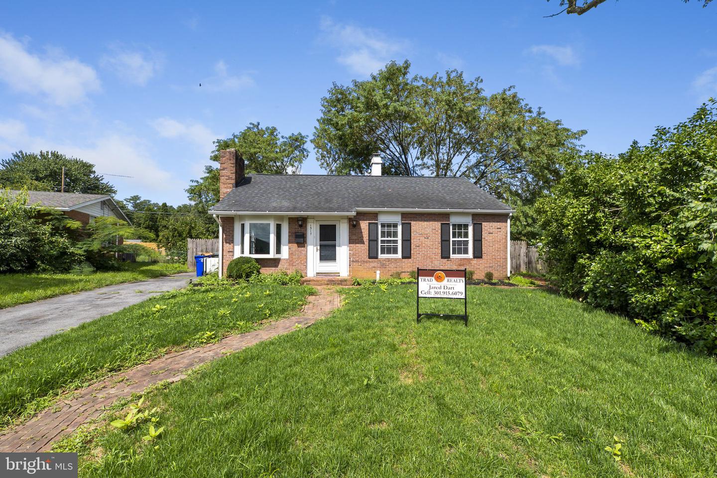 1317 Cedarwood Dr Property Photo 2