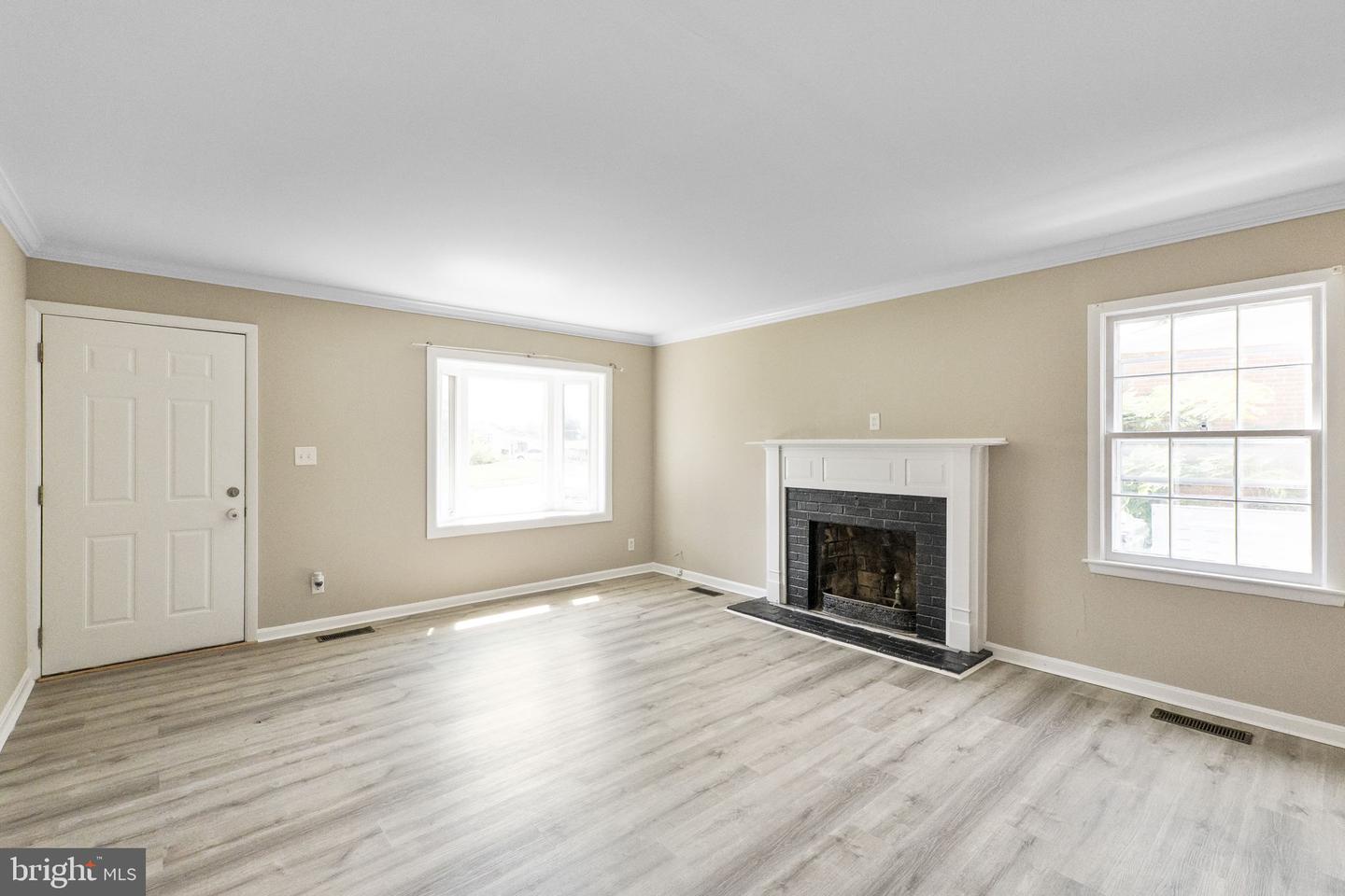 1317 Cedarwood Dr Property Photo 8