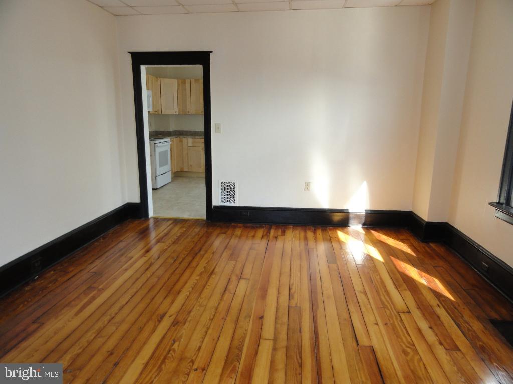 644 N Prospect St Property Photo 5