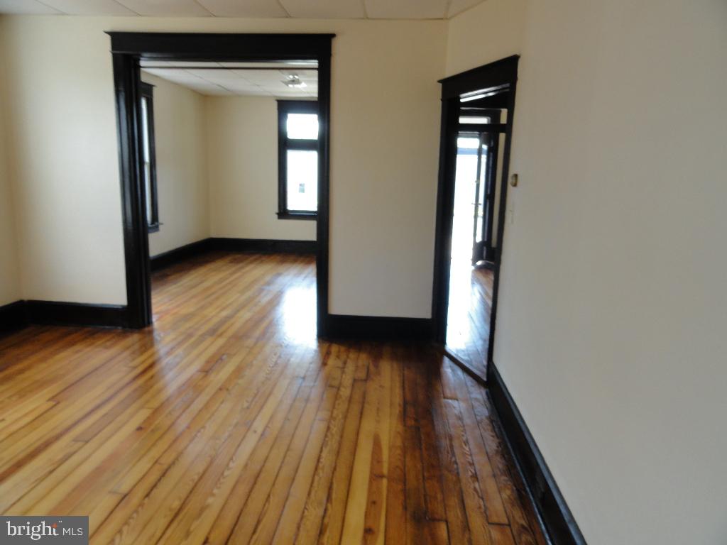 644 N Prospect St Property Photo 6
