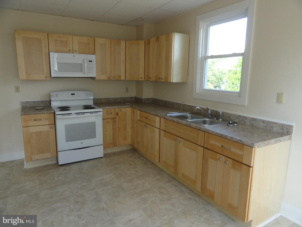 644 N Prospect St Property Photo 9