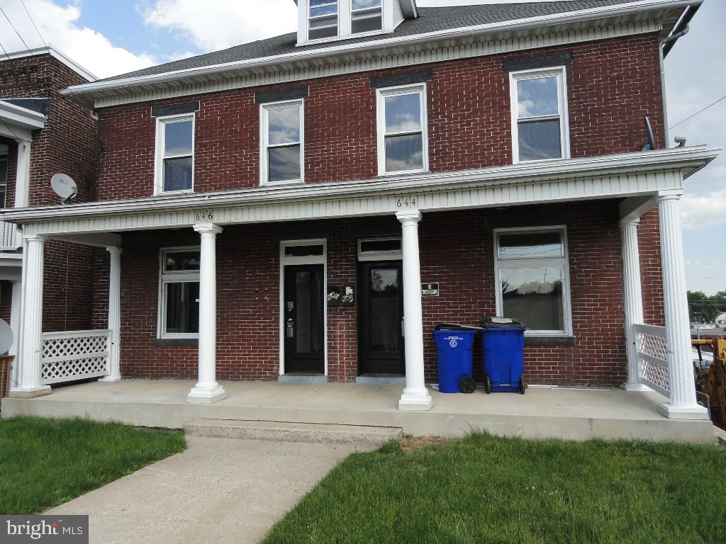 646 N PROSPECT ST Property Photo 1