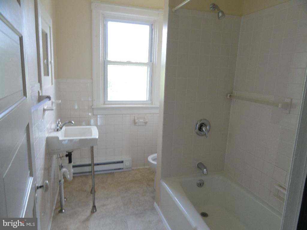 646 N Prospect St Property Photo 3