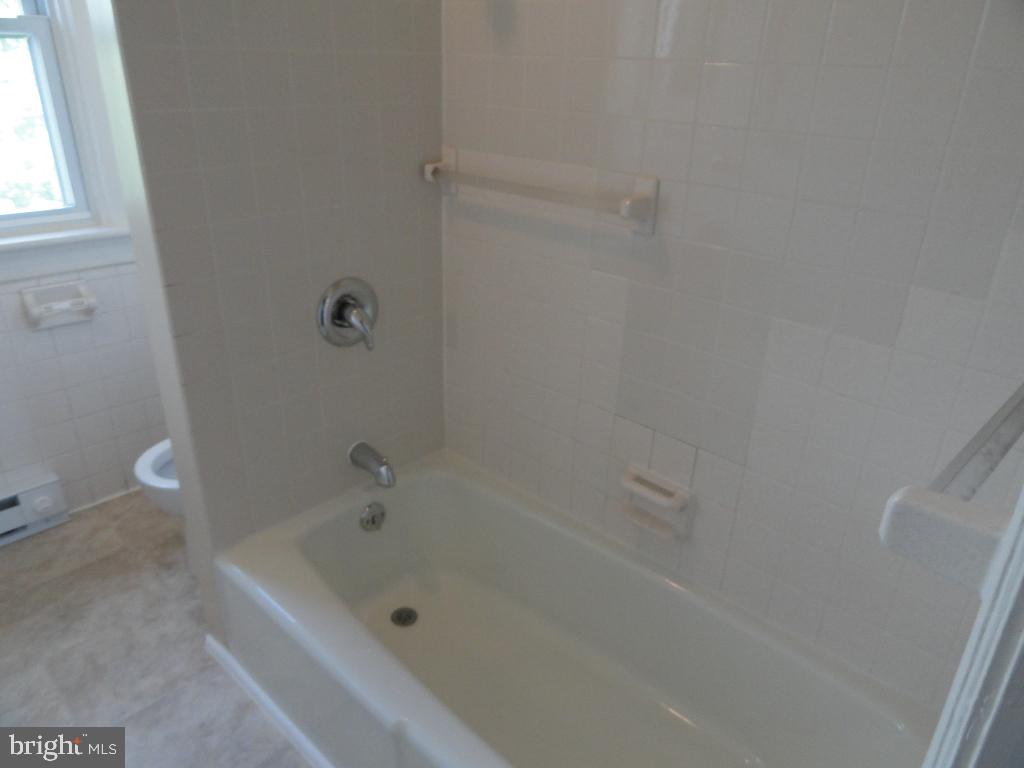 646 N Prospect St Property Photo 4