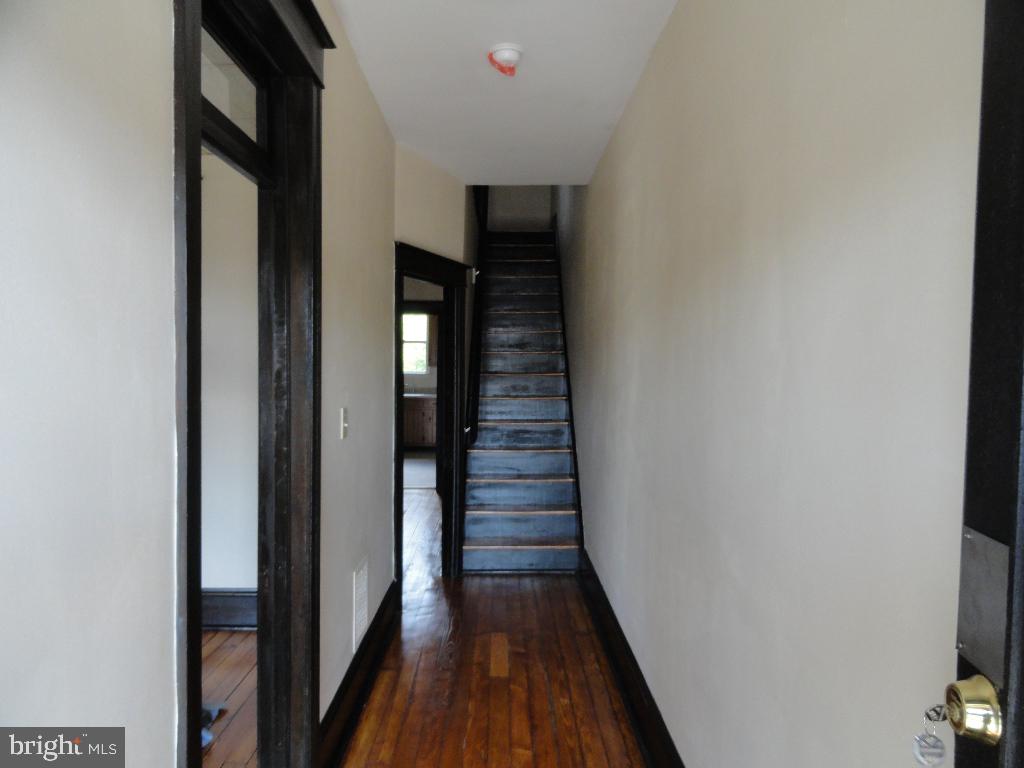 646 N Prospect St Property Photo 8