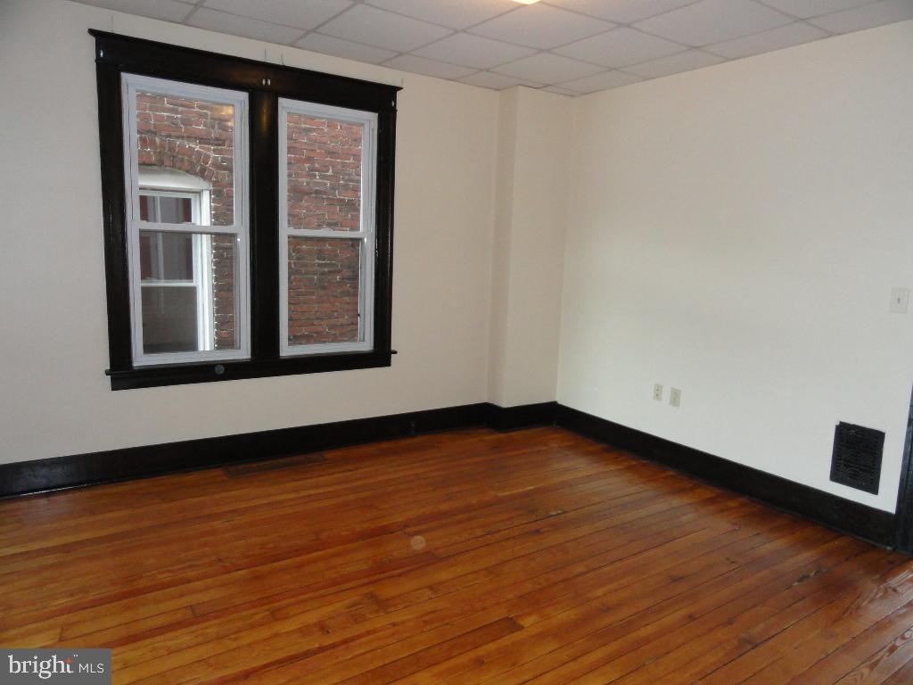 646 N Prospect St Property Photo 12