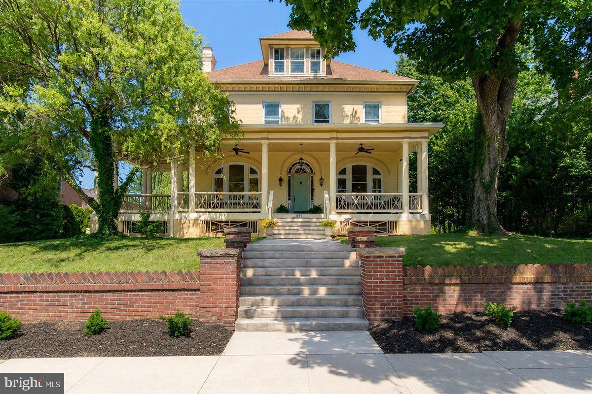 1009 Oak Hill Ave Property Photo 1