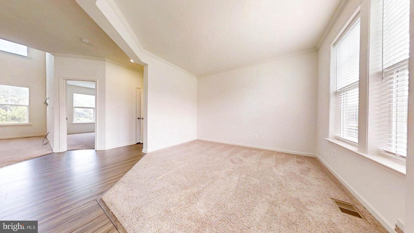 9322 Alloway Dr Property Photo 4