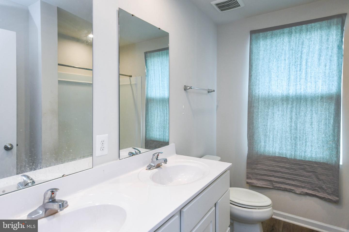 90 Charlotte St Property Photo 14