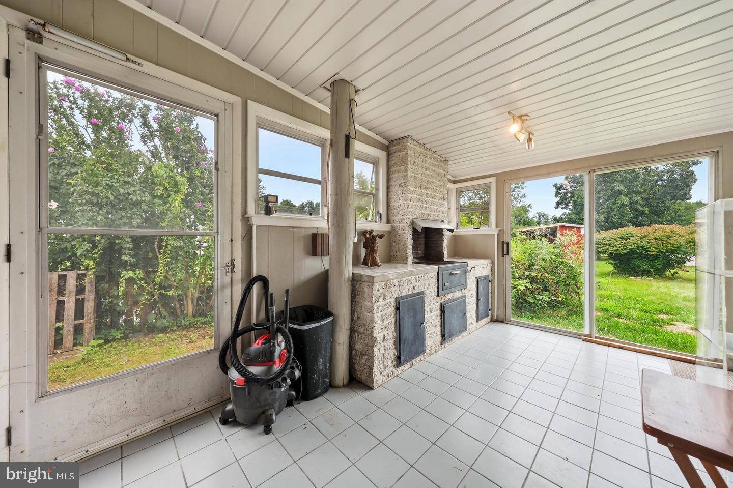 25327 Highfield Rd Property Photo 17