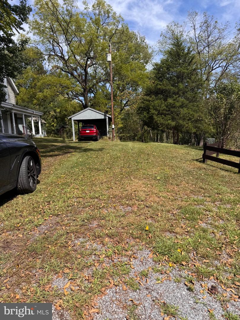14683 Falling Waters Rd Property Photo 4