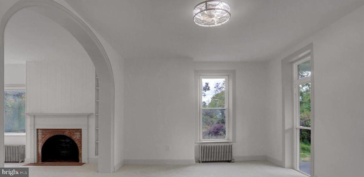 40 E Henrietta St Property Photo 9
