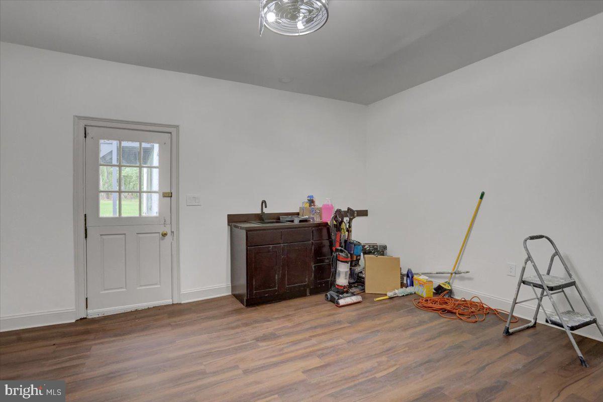 40 E Henrietta St Property Photo 10