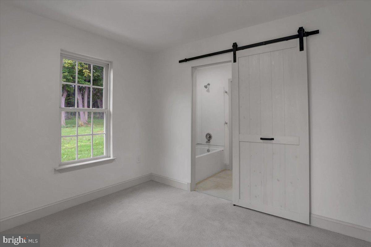 40 E Henrietta St Property Photo 14