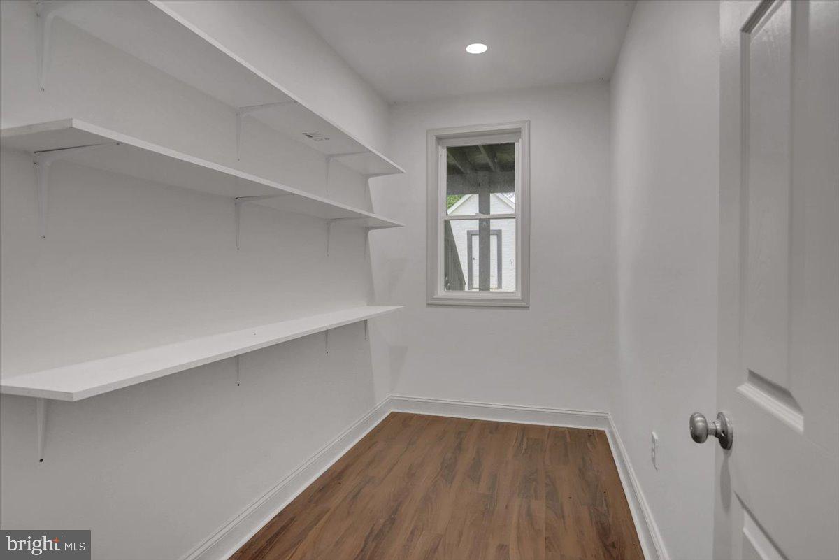 40 E Henrietta St Property Photo 21