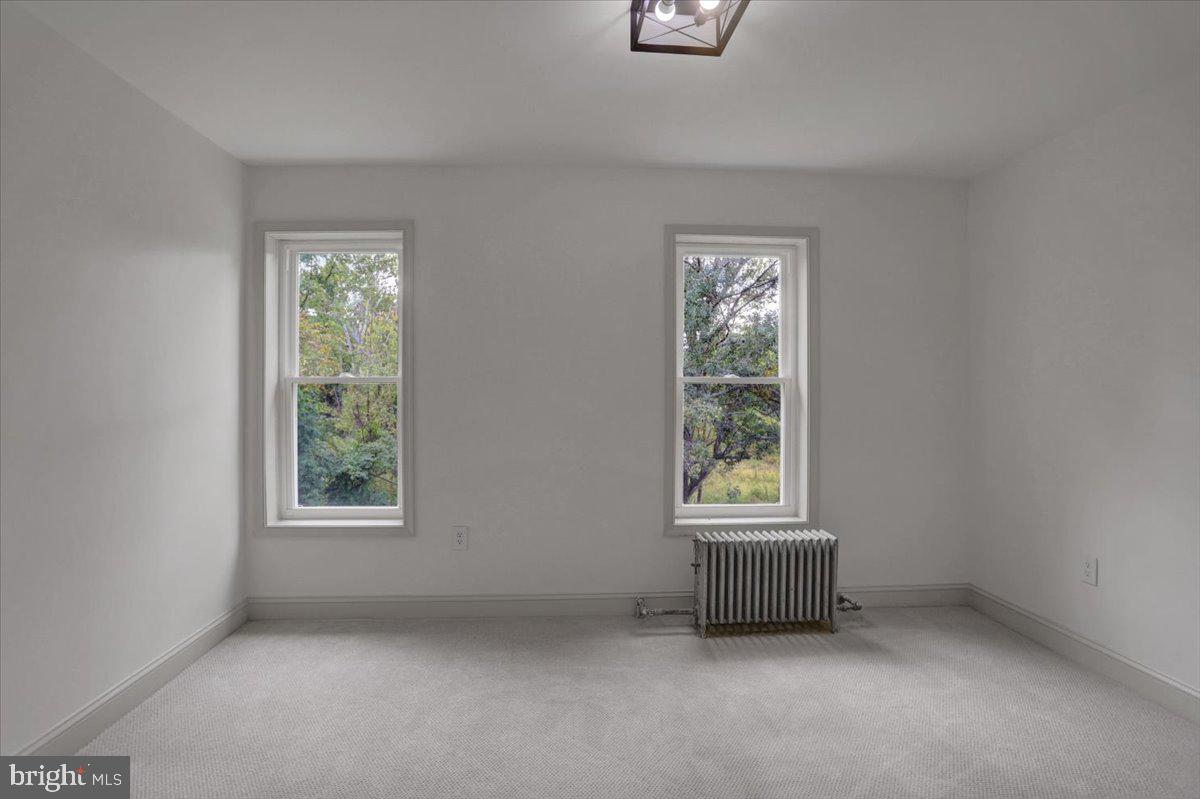 40 E Henrietta St Property Photo 34