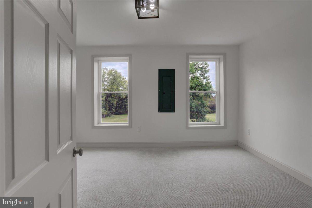 40 E Henrietta St Property Photo 36