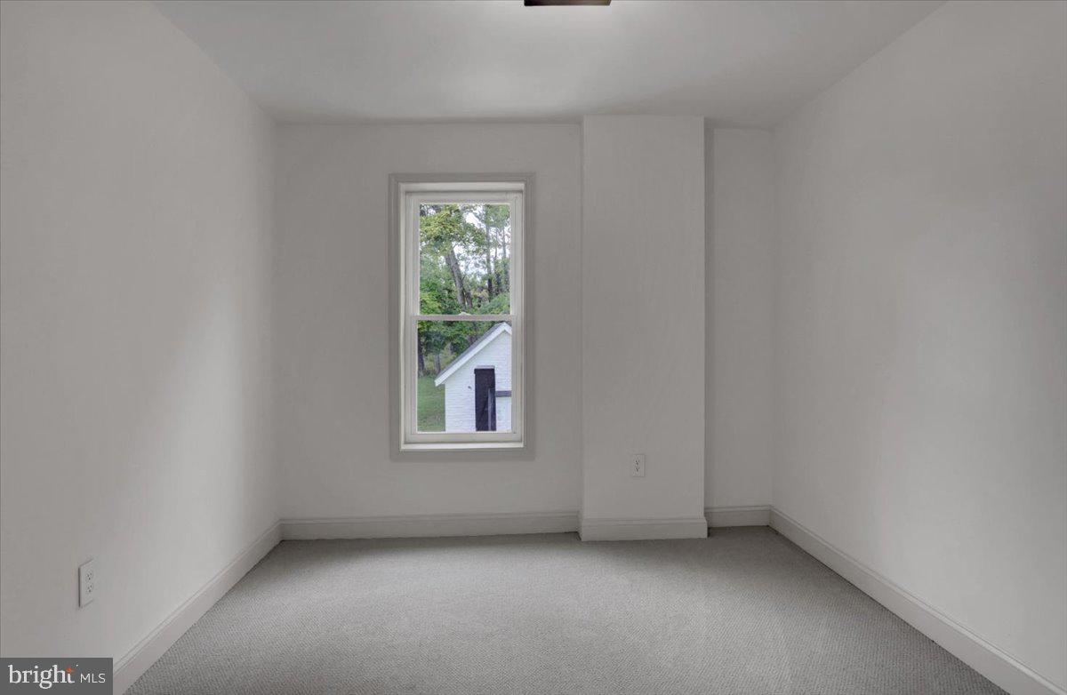 40 E Henrietta St Property Photo 45
