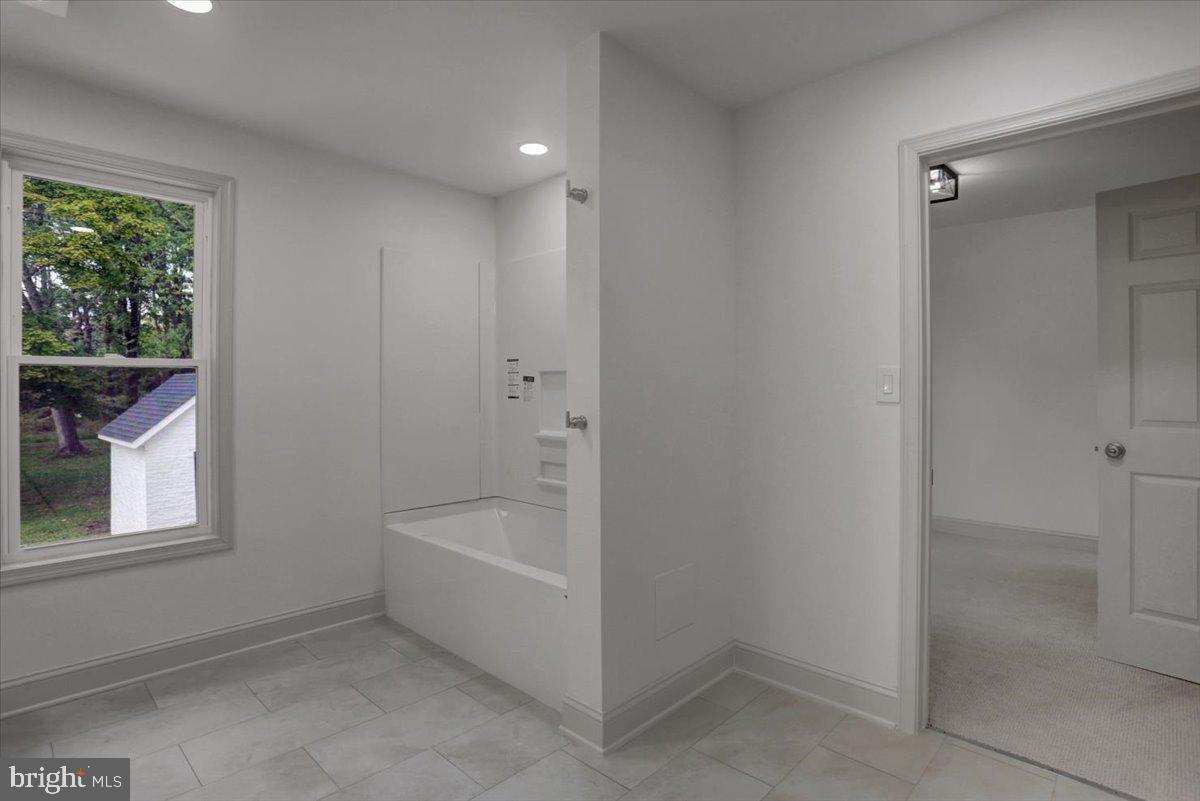 40 E Henrietta St Property Photo 49