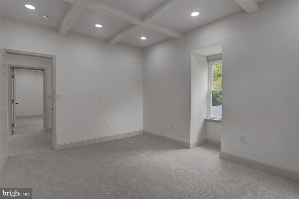 40 E Henrietta St Property Photo 52