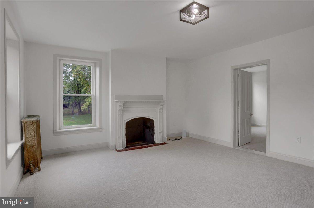 40 E Henrietta St Property Photo 65