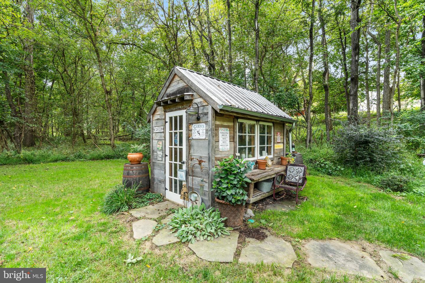 18110 College Rd Property Photo 8
