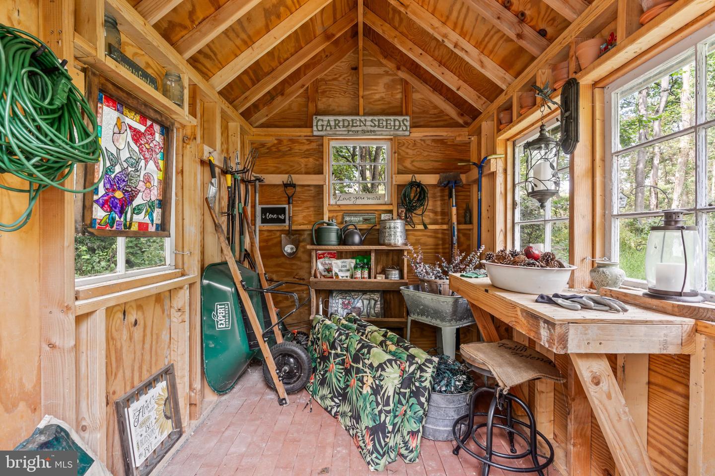 18110 College Rd Property Photo 9