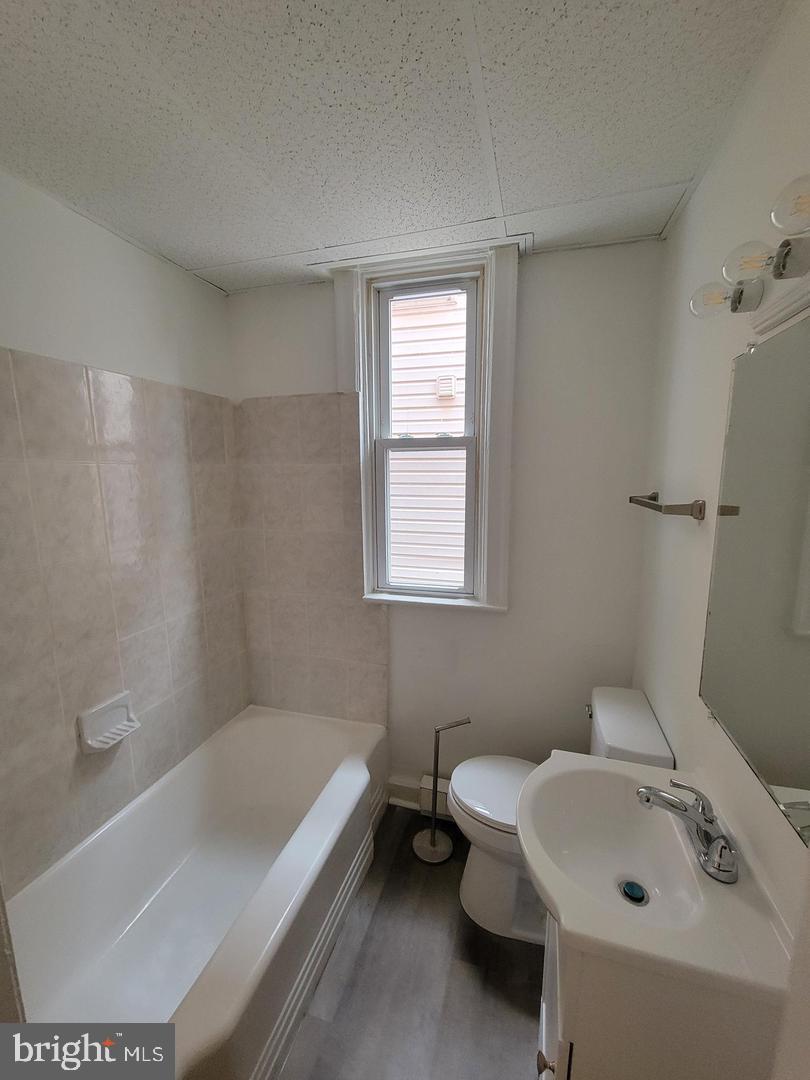201 E Franklin St #3 Property Photo 7