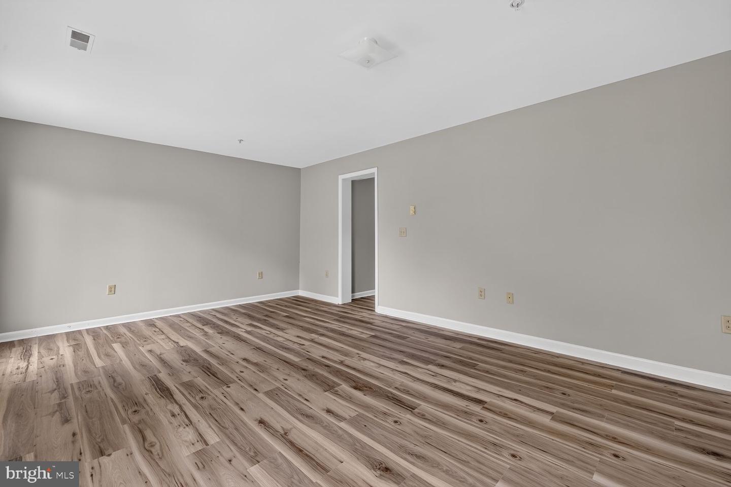 549 Pangborn Blvd Property Photo 10