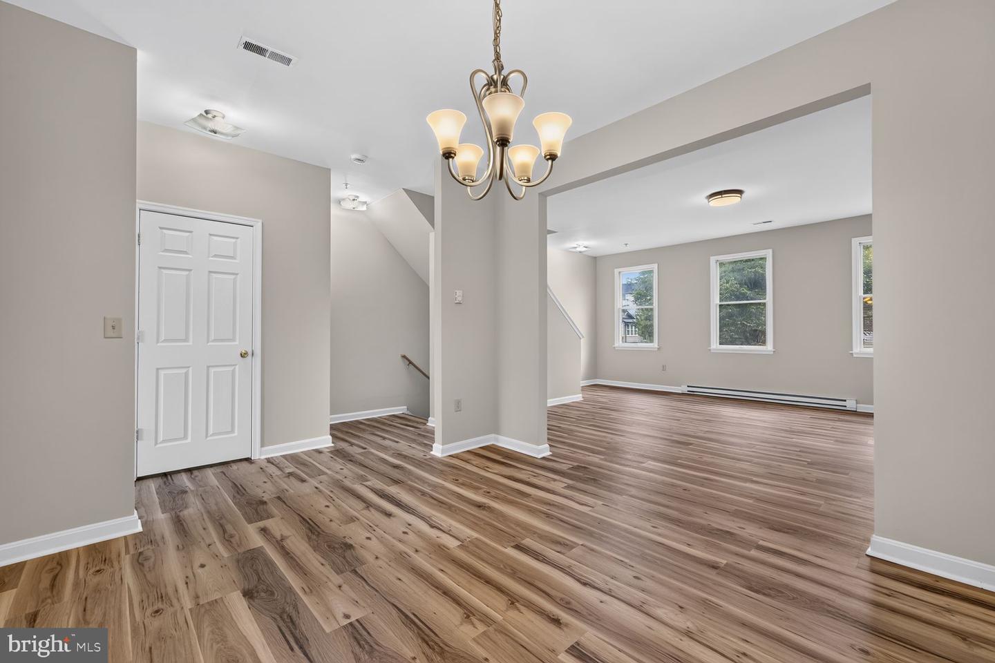 549 Pangborn Blvd Property Photo 22
