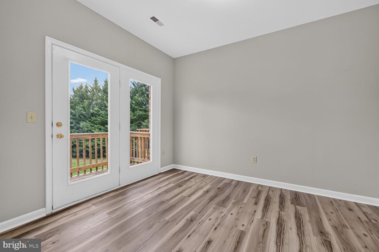 549 Pangborn Blvd Property Photo 25