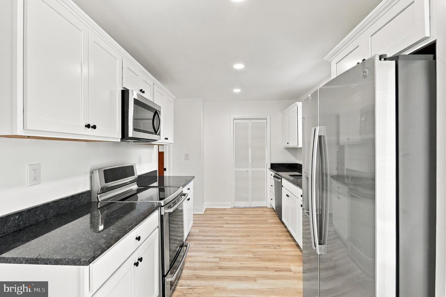 13236 Club Rd Property Photo 5